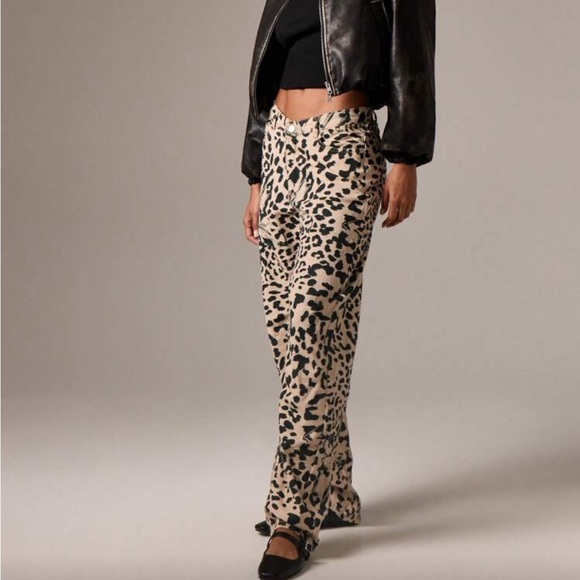 Chic Leopard Print Women's Pants - Picture 5 of 5
